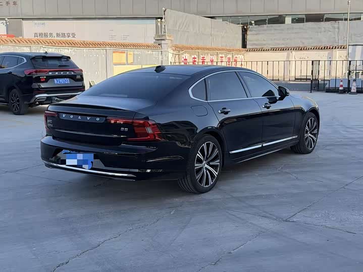 Фото 4 - Volvo S90