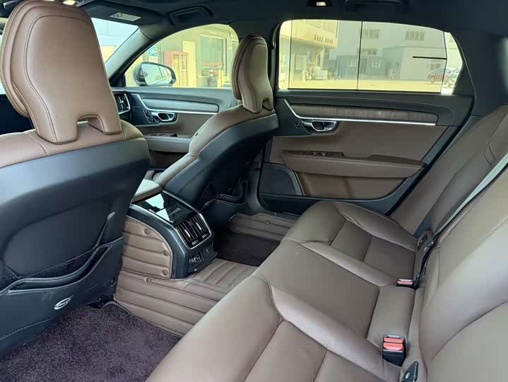 Фото 7 - Volvo S90