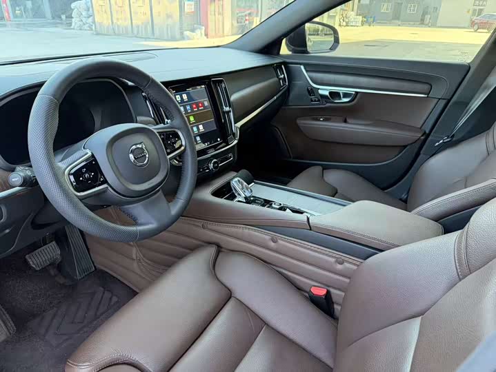 Фото 8 - Volvo S90