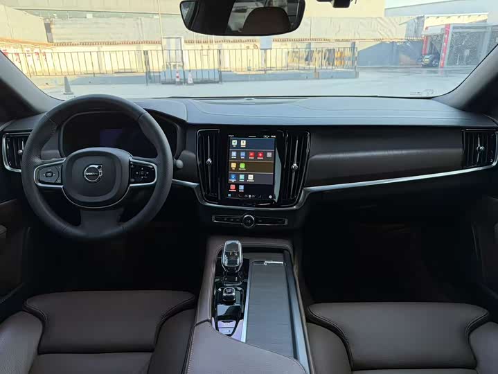 Фото 9 - Volvo S90