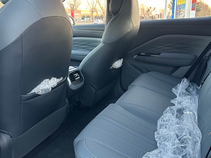 Фото 11 - BAIC Arcfox T1