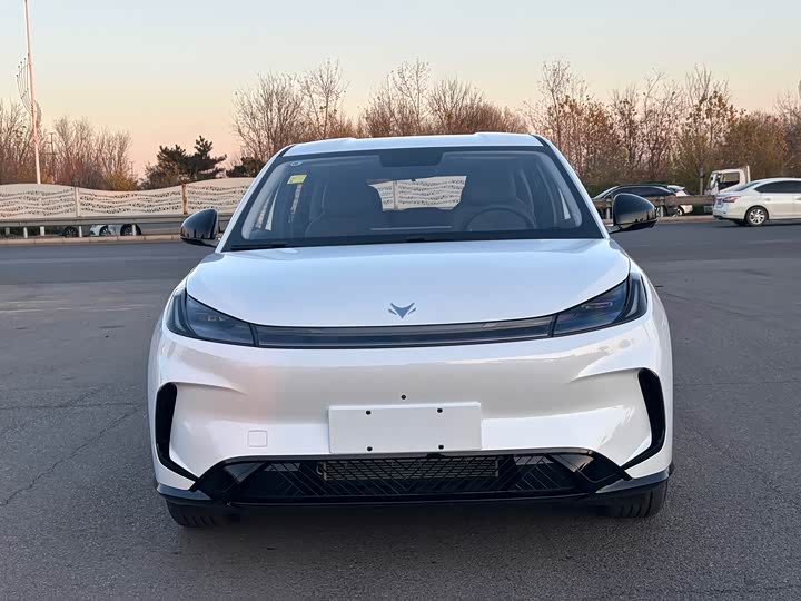 Фото 2 - BAIC Arcfox T1