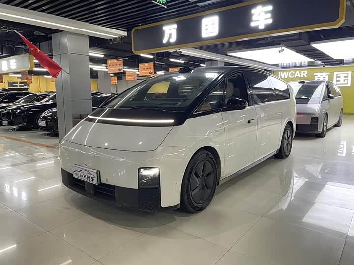 Фото 2 - LiXiang Mega