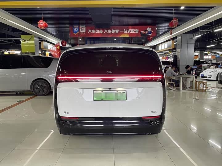 Фото 3 - LiXiang Mega