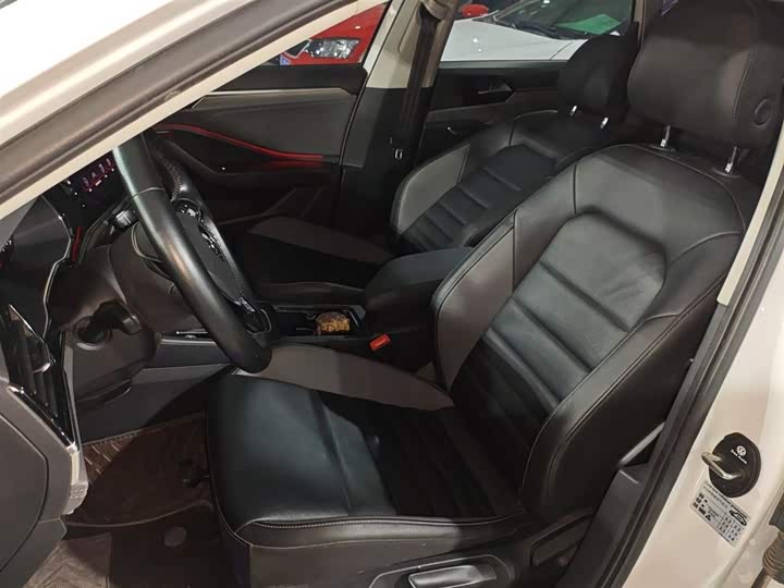 Фото 15 - Volkswagen Sagitar L