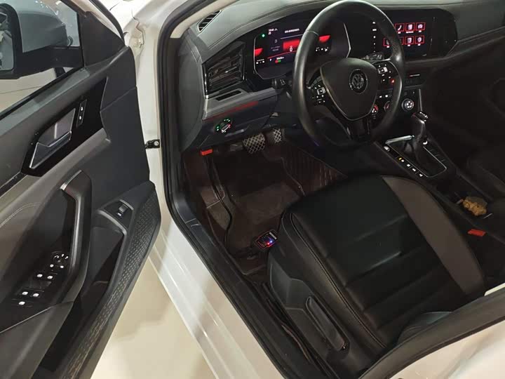 Фото 16 - Volkswagen Sagitar L