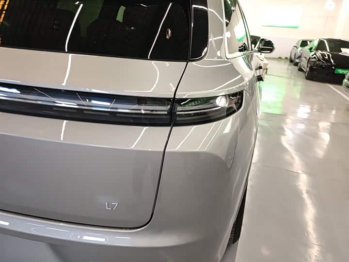 Фото 8 - LiXiang L7