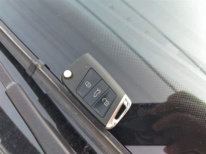 Фото 11 - Volkswagen Lavida