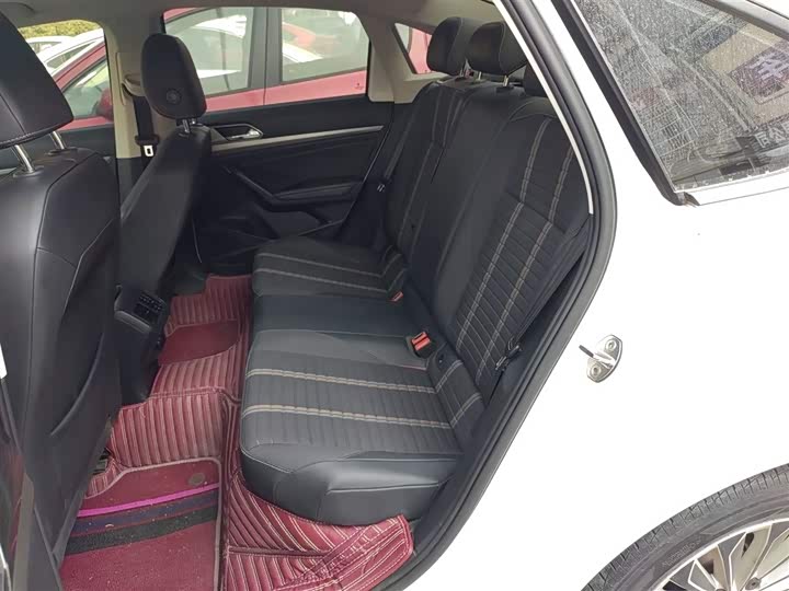 Фото 14 - Volkswagen Lavida