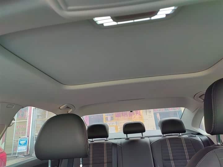 Фото 8 - Volkswagen Lavida