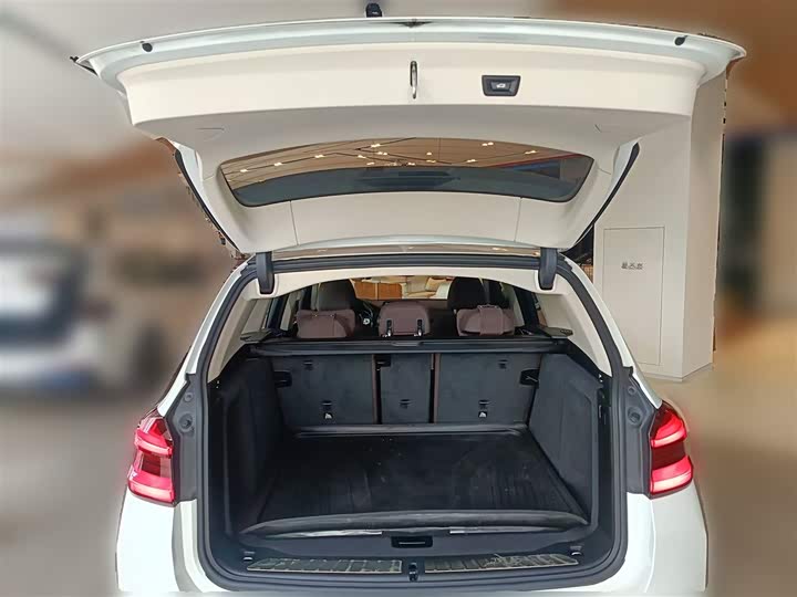 Фото 10 - BMW iX3