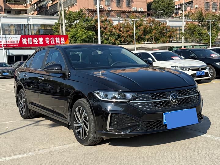 Фото 3 - Volkswagen Lavida