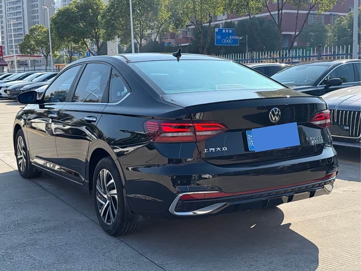 Фото 5 - Volkswagen Lavida