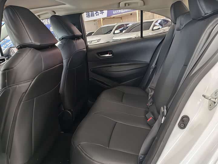 Фото 11 - Toyota Corolla