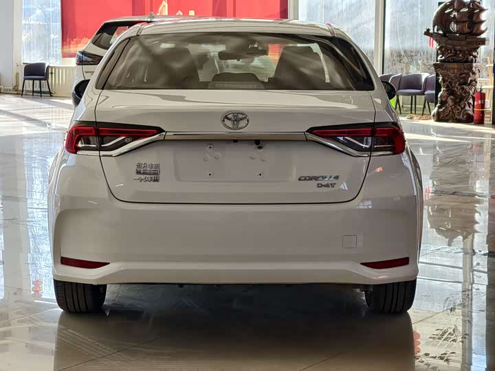 Фото 12 - Toyota Corolla