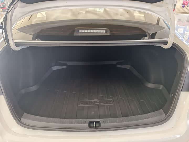 Фото 15 - Toyota Corolla