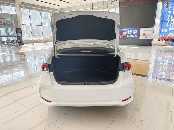 Фото 16 - Toyota Corolla