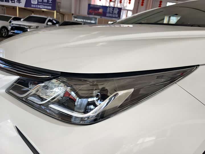 Фото 4 - Toyota Corolla