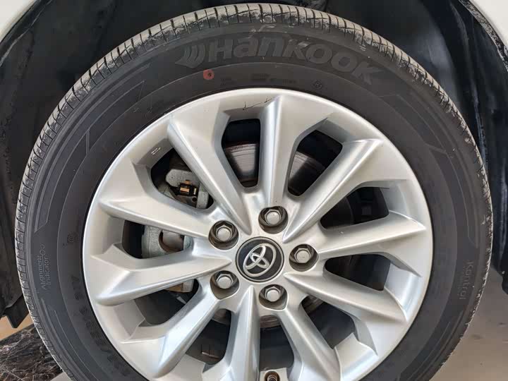 Фото 5 - Toyota Corolla