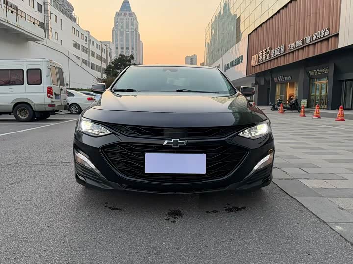 Фото 2 - Chevrolet Malibu XL