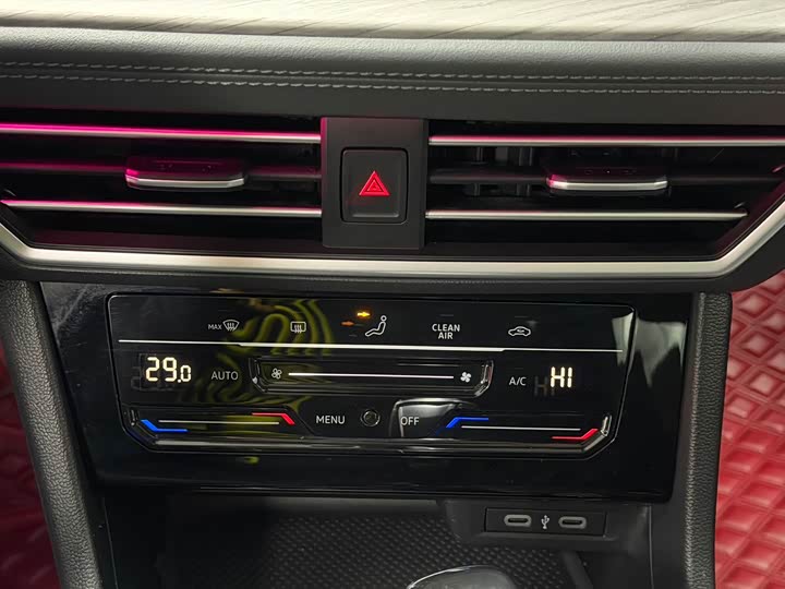 Фото 16 - Volkswagen Sagitar L