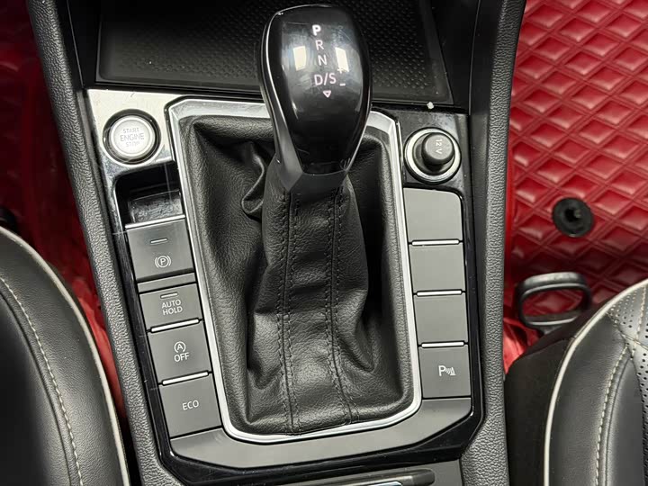 Фото 17 - Volkswagen Sagitar L