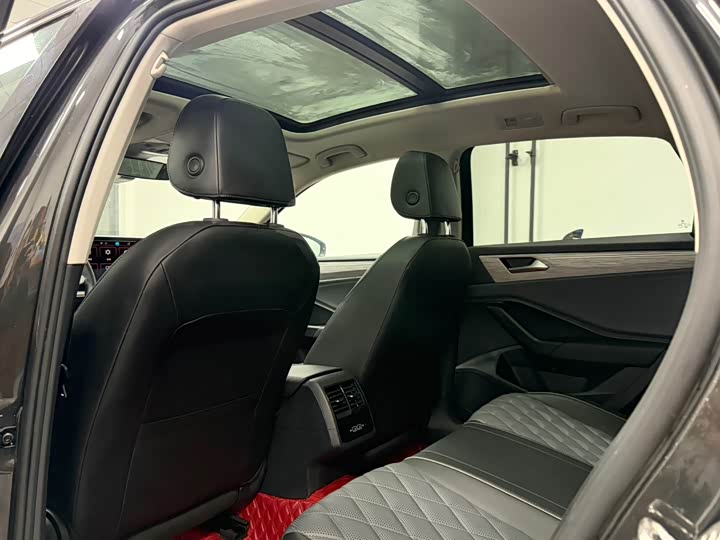 Фото 18 - Volkswagen Sagitar L