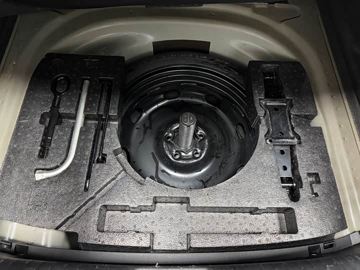 Фото 24 - Volkswagen Sagitar L