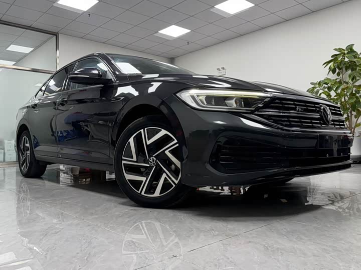 Фото 3 - Volkswagen Sagitar L