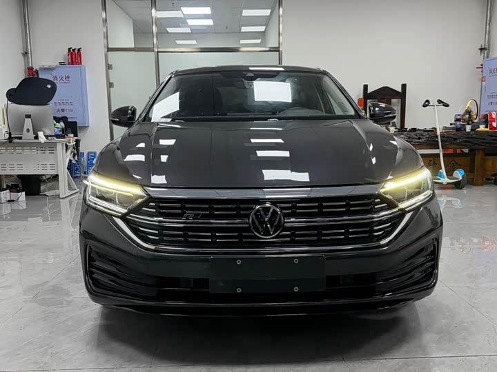 Фото 4 - Volkswagen Sagitar L