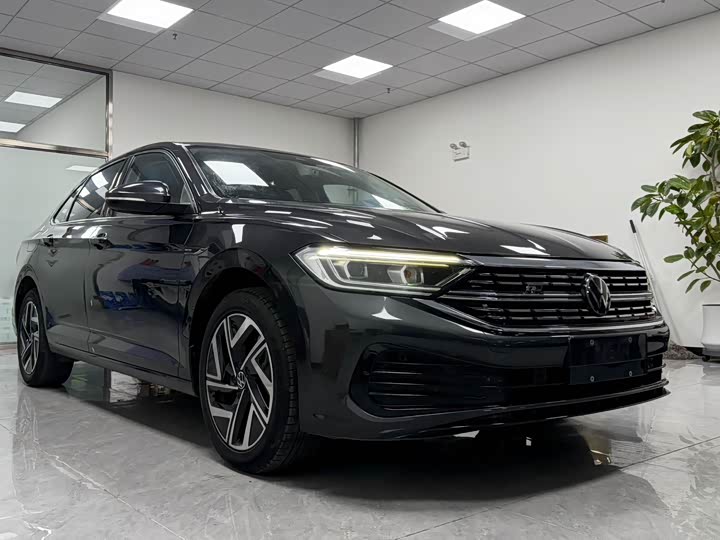 Фото 5 - Volkswagen Sagitar L