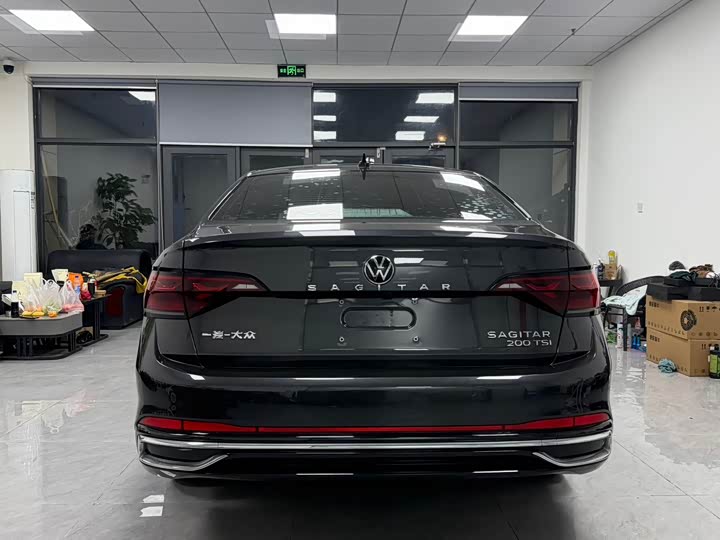 Фото 7 - Volkswagen Sagitar L