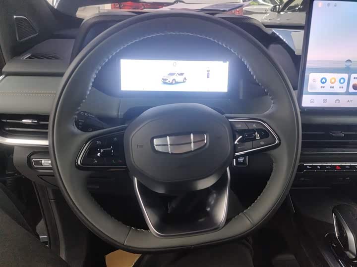 Фото 11 - Geely Okavango L