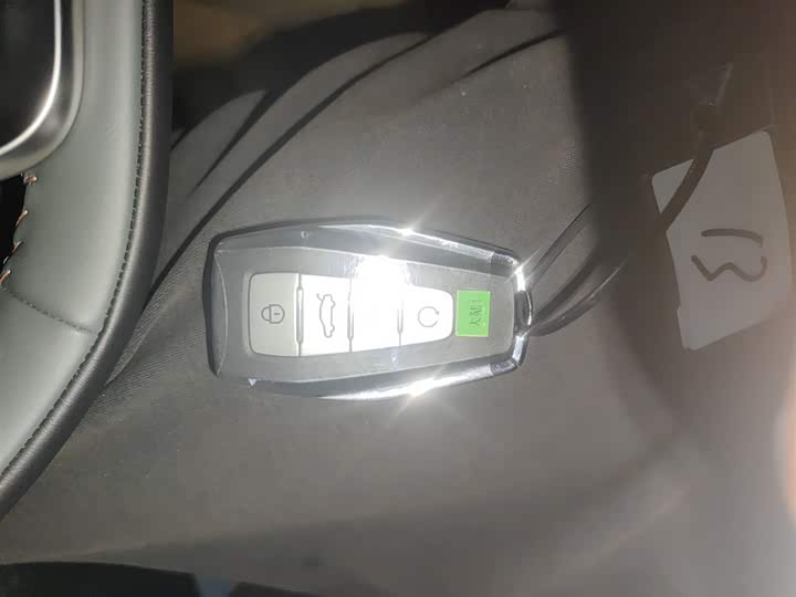 Фото 9 - Geely Okavango L