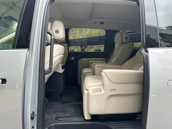 Фото 8 - LiXiang Mega