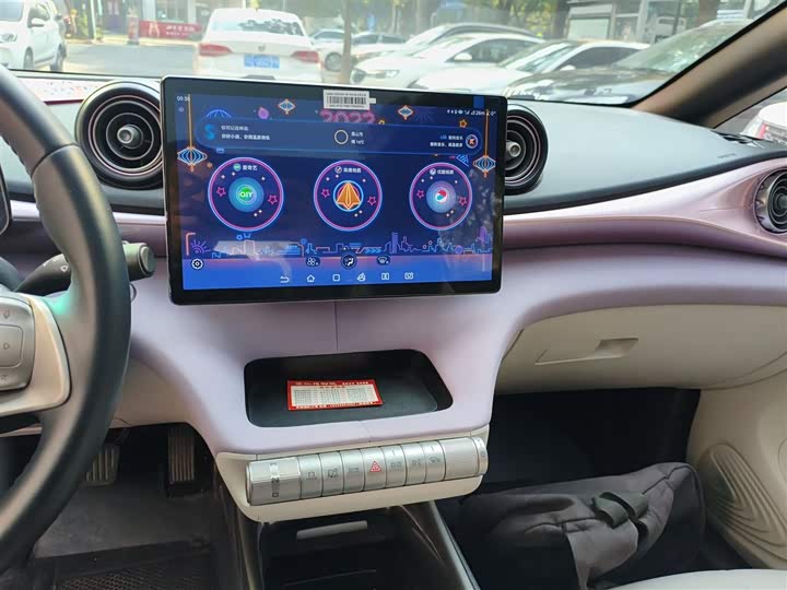 Фото 13 - BYD Dolphin