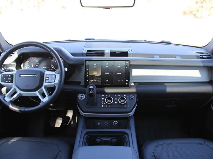 Фото 20 - Land Rover Defender