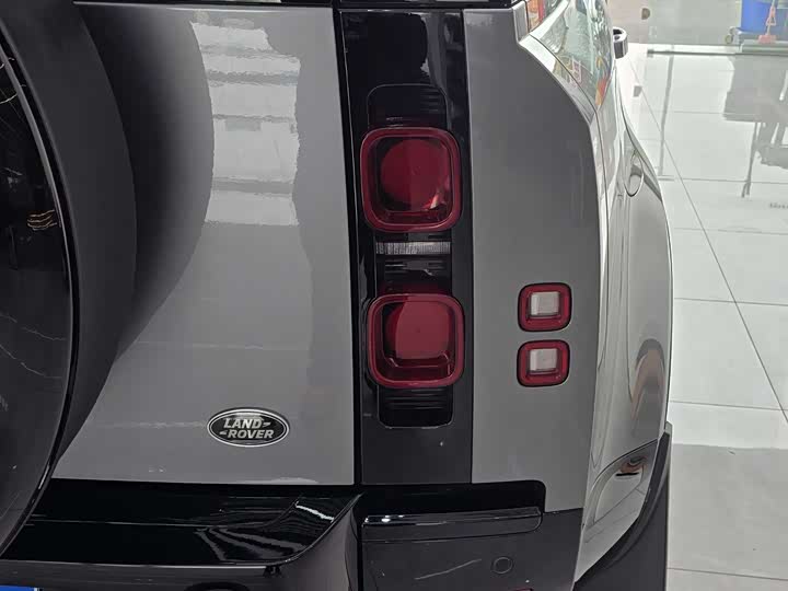 Фото 14 - Land Rover Defender