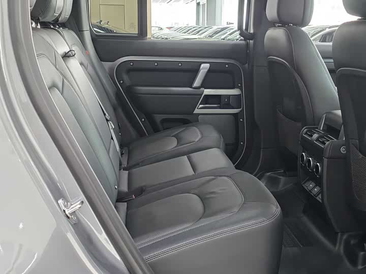 Фото 17 - Land Rover Defender