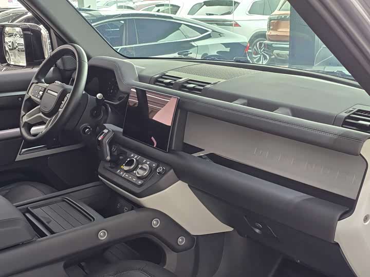 Фото 19 - Land Rover Defender