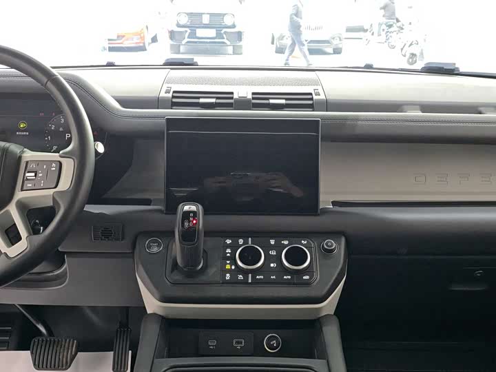 Фото 21 - Land Rover Defender