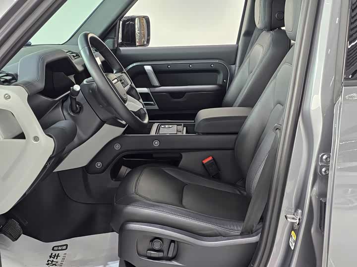 Фото 7 - Land Rover Defender