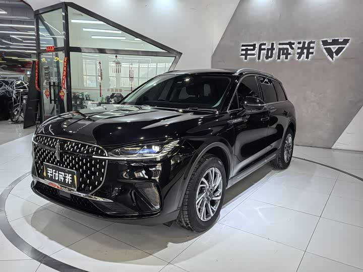 Фото 1 - Lincoln Corsair