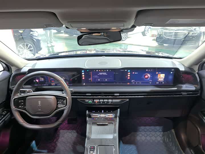 Фото 3 - Lincoln Corsair