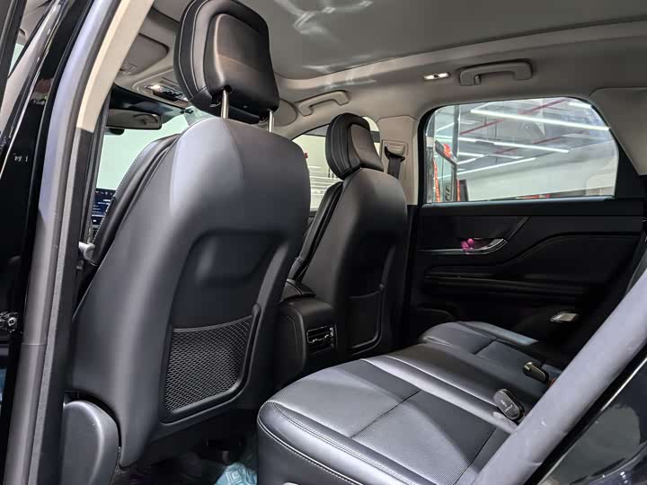 Фото 8 - Lincoln Corsair