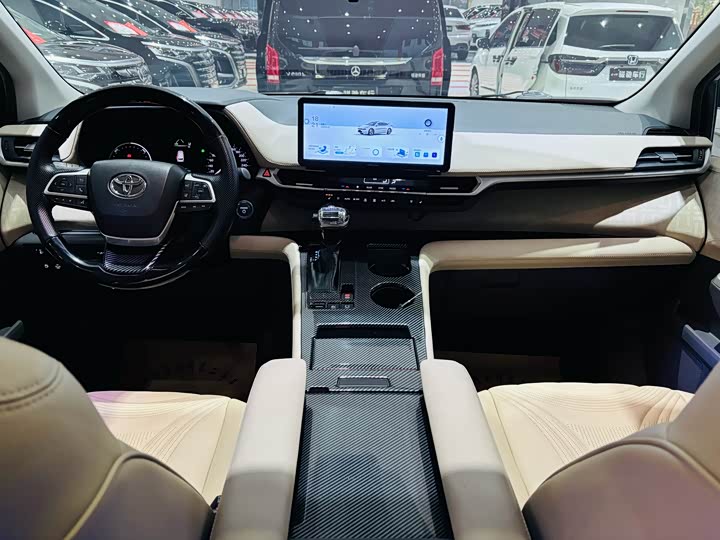 Фото 5 - Toyota Sienna