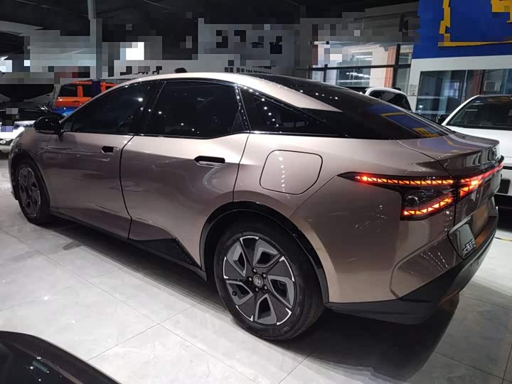 Фото 5 - Toyota bZ3