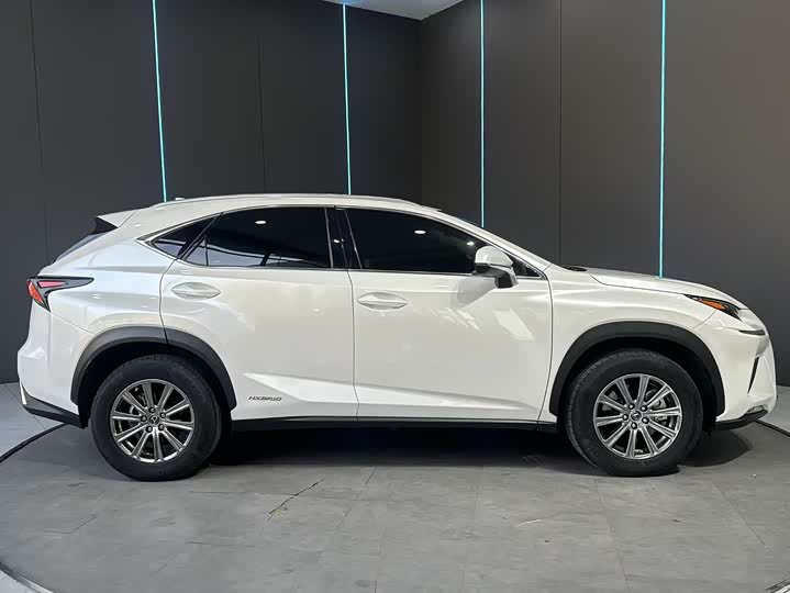 Фото 5 - Lexus NX
