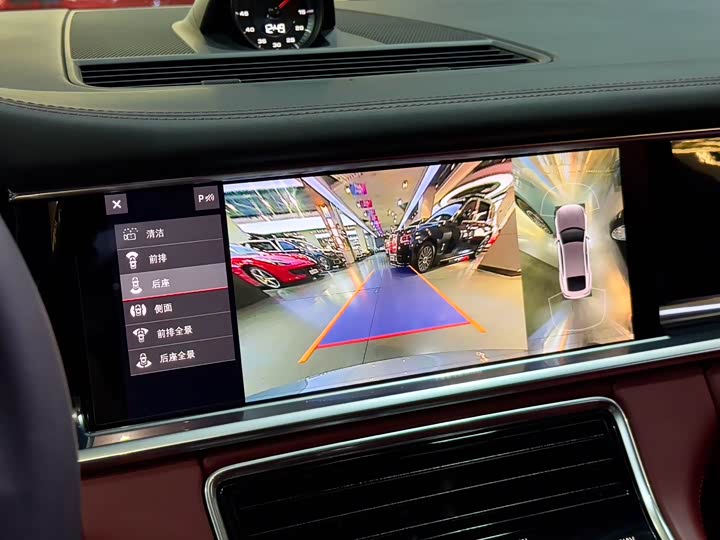 Фото 10 - Porsche Panamera