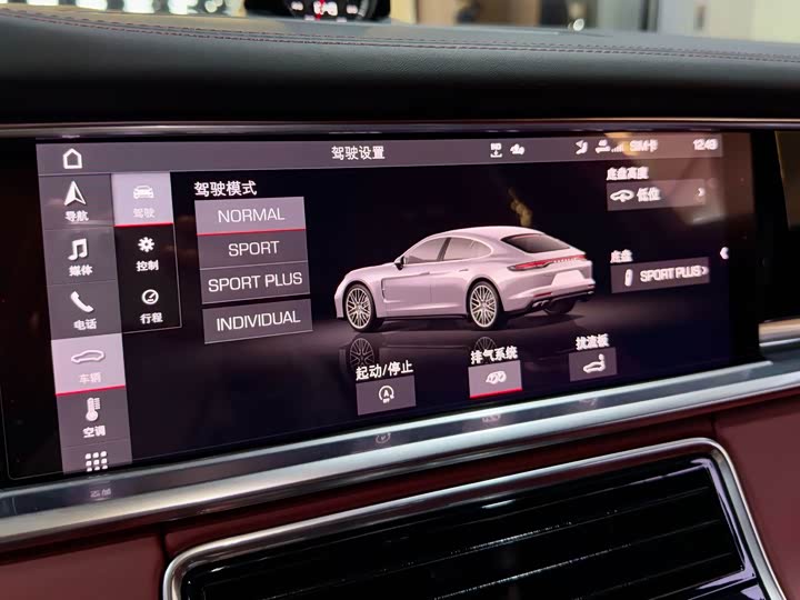 Фото 12 - Porsche Panamera